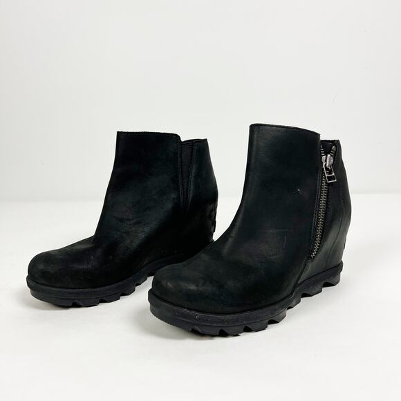 Sorel Arctic II Wedge Zip Bootie Black matte leather Women's Size 8 - Picture 1 of 11